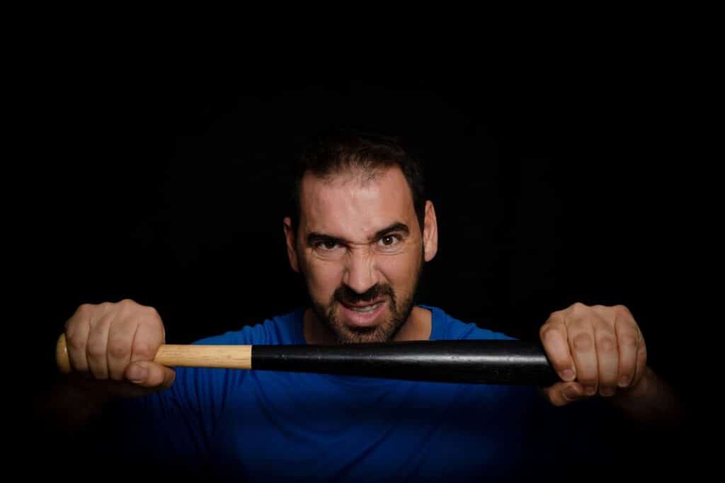 diferencia entre amenazas leves y graves