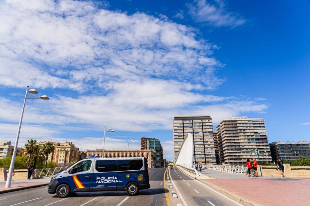 atentado contra la autoridad sin antecedentes
